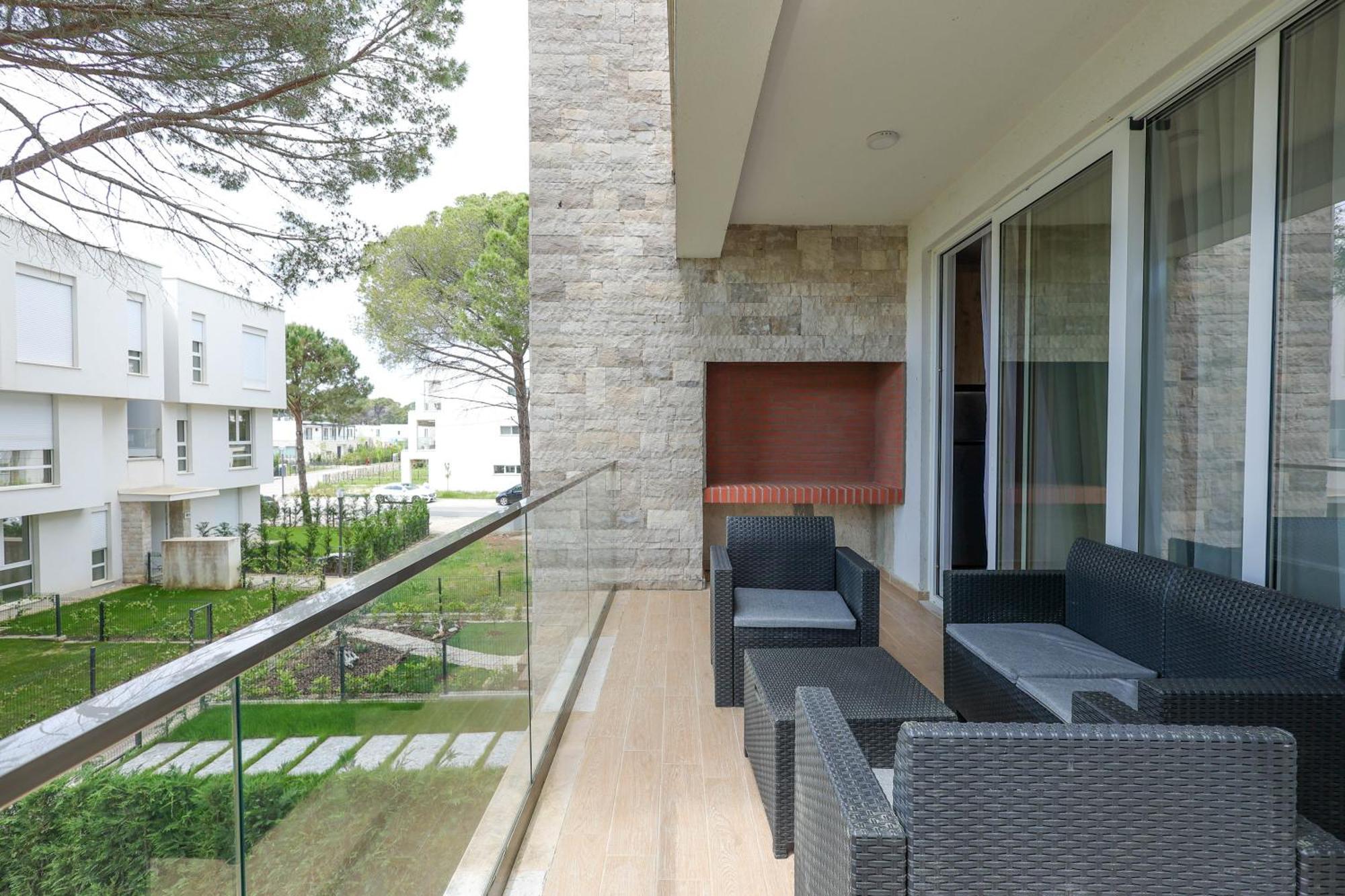 Sanpietro Vacation Apartments Дуррес Екстер'єр фото