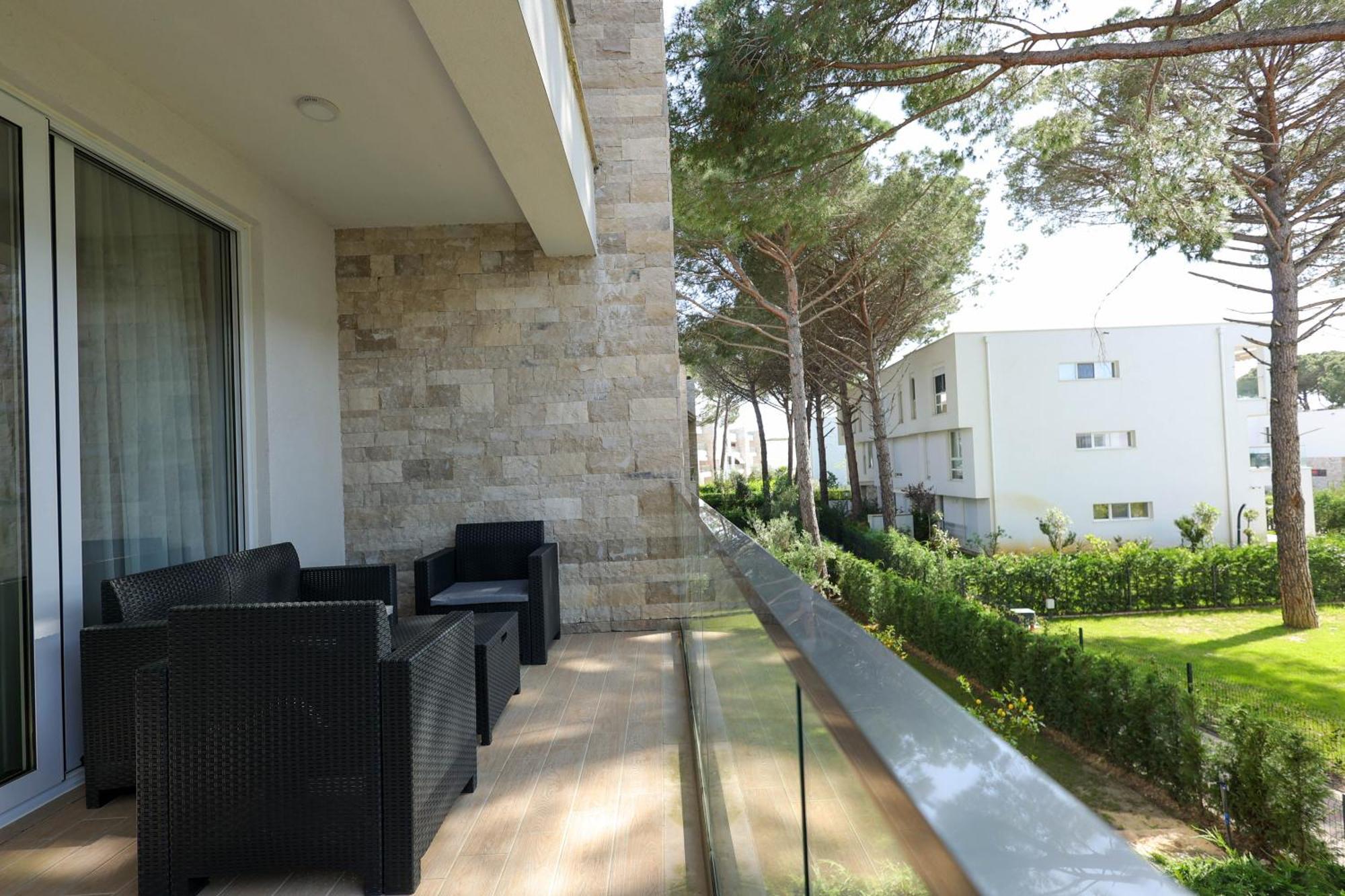 Sanpietro Vacation Apartments Дуррес Екстер'єр фото