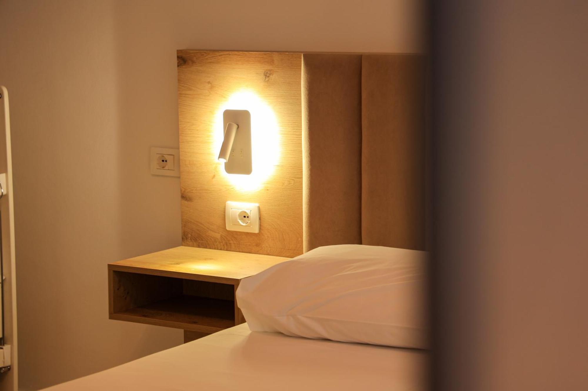 Sanpietro Vacation Apartments Дуррес Екстер'єр фото