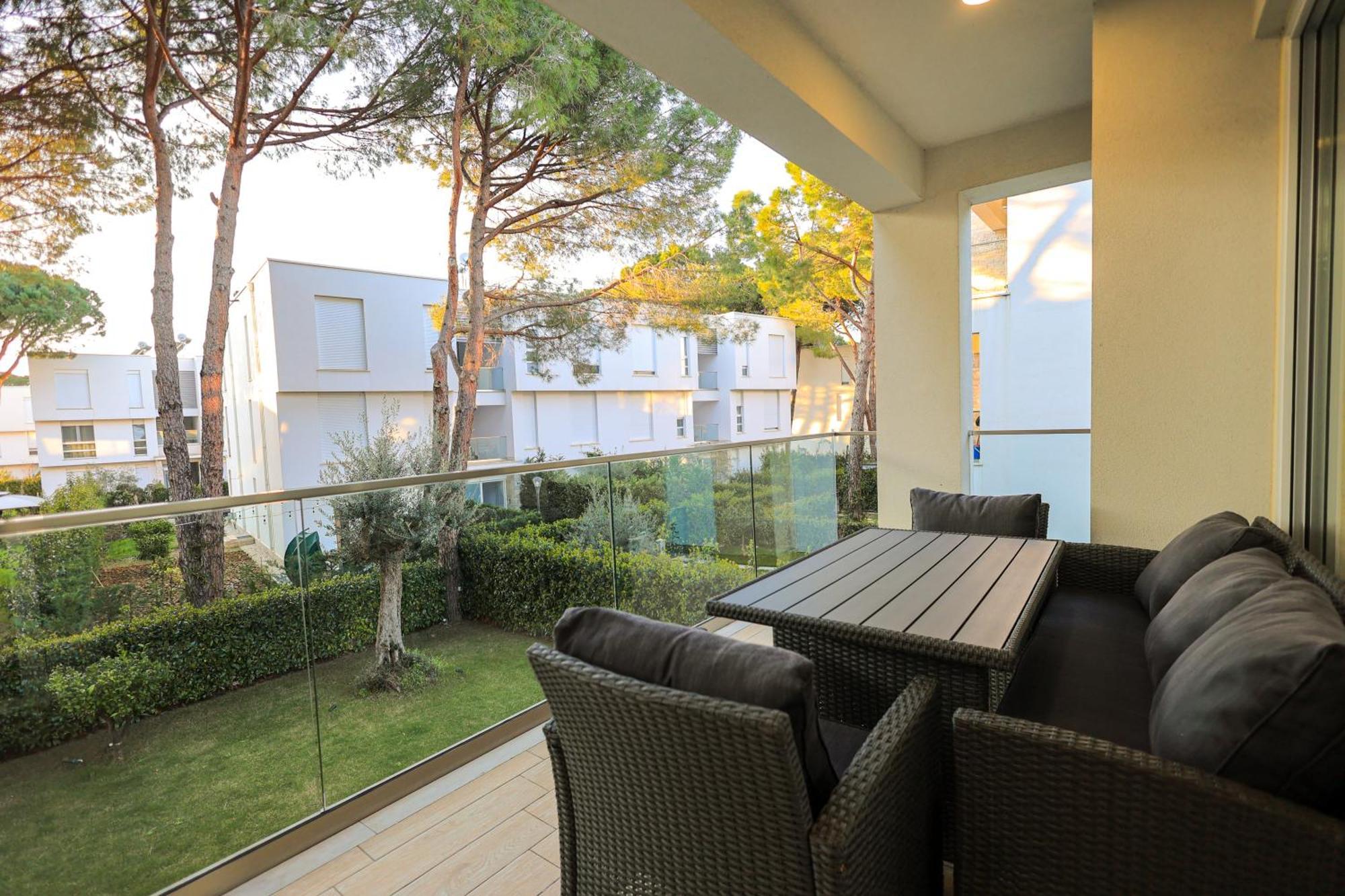 Sanpietro Vacation Apartments Дуррес Екстер'єр фото