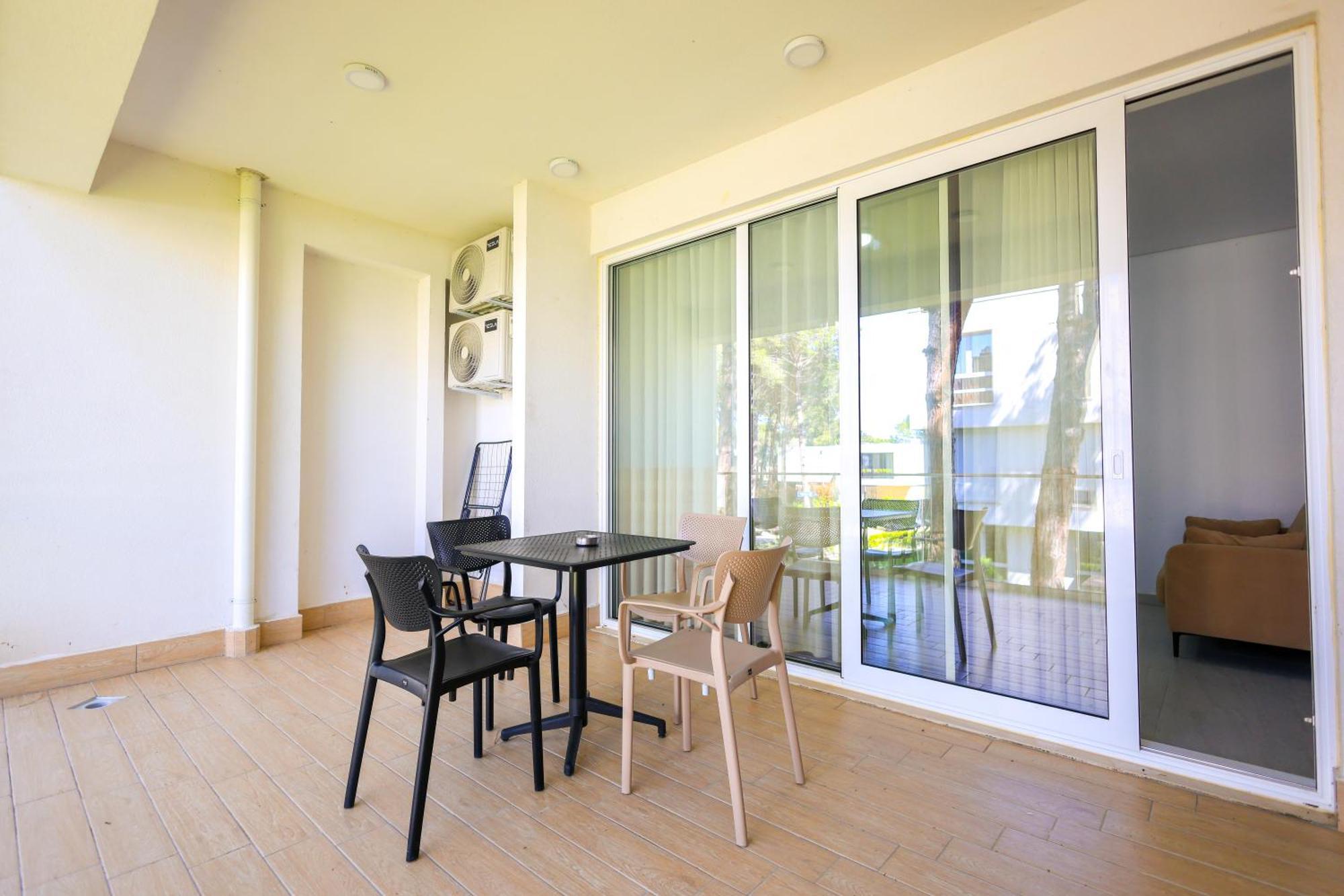 Sanpietro Vacation Apartments Дуррес Екстер'єр фото