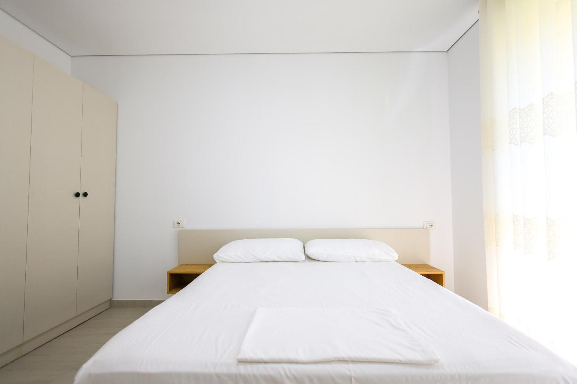 Sanpietro Vacation Apartments Дуррес Екстер'єр фото