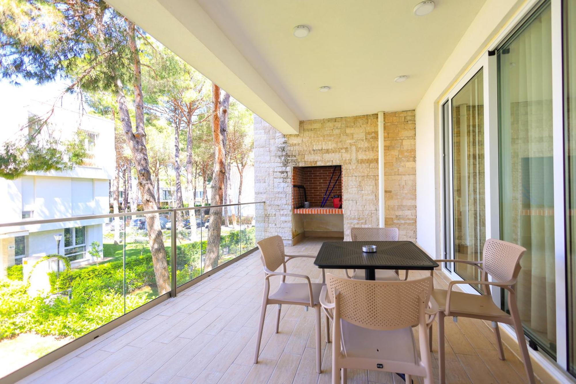 Sanpietro Vacation Apartments Дуррес Екстер'єр фото